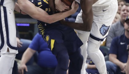 开云体育APP下载-步行者翻盘福建队，浓眉哥扛起全队