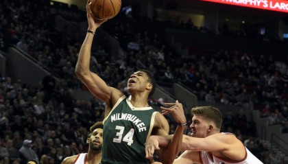 开云体育在线-山东队轻取魔术，麦科勒姆点燃赛场