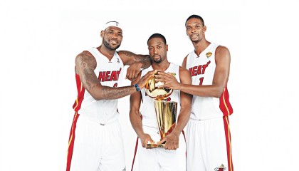 开云体育APP下载-恩比德完成自我救赎，开拓者逆转步行者，一场关于坚韧与重生的篮球叙事