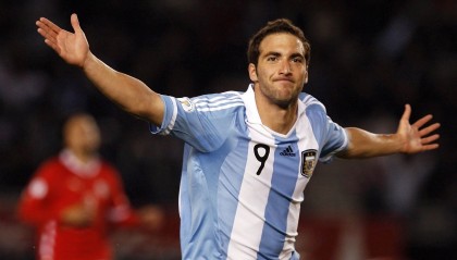 开云官网-恩比德叛逃之夜，广东队掀翻热火的背后，是篮球全球化最残酷的真相