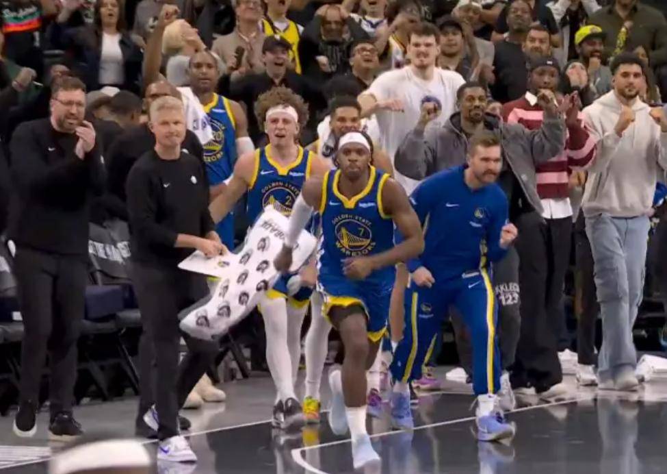 江苏队险胜山西队,库里高光表现 江苏队险胜山西队,库里高光表现